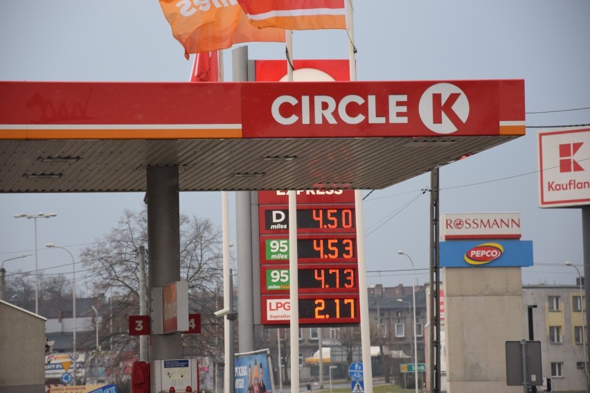 Ceny paliw na stacjach w Zduńskiej Woli znów wysokie