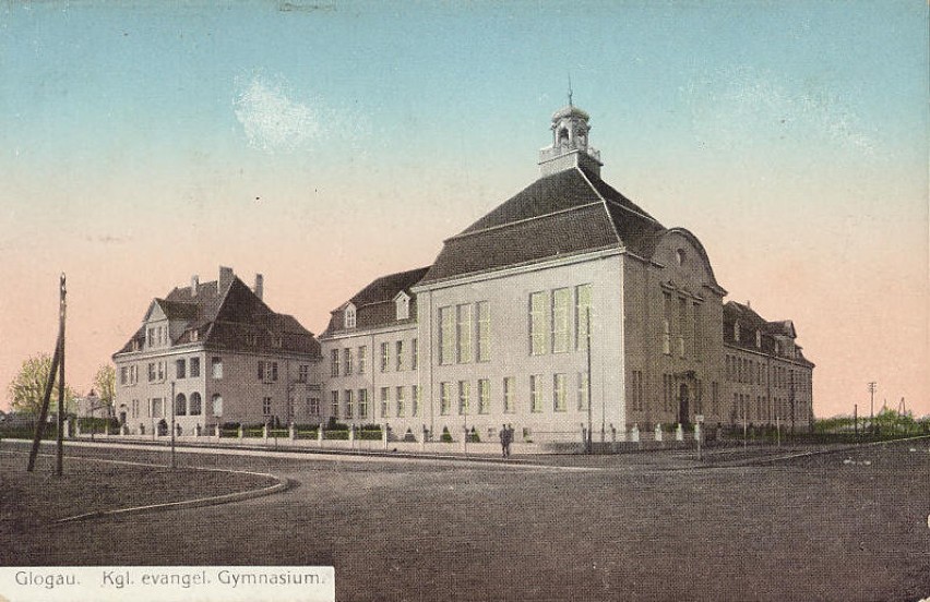 Widok na budynek szkoły - 1916 rok