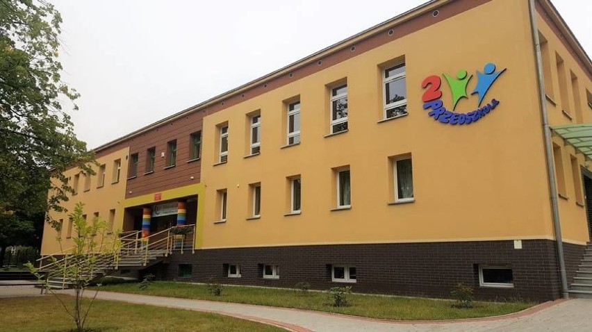 Radny z Głogowa: „Środowiska LGBT wkraczają już do przedszkoli" - Bo przy wejściu są tęczowe kolory
