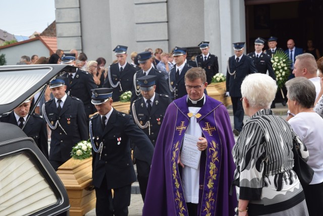 Zmarłe rodzeństwo żegnały tłumy sulmierzyczan