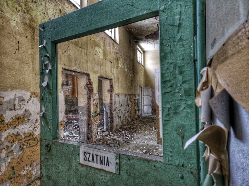 Zobaczcie piękne zdjęcia opuszczonego budynku z ul....