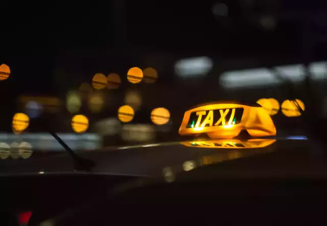 Gdzie zamówić taksówkę w Ostrowcu Świętokrzyskim? Wasze opinie 