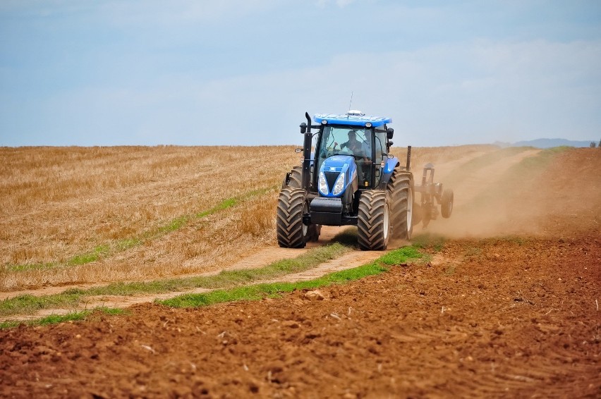 Jak sprzedają się ciągniki rolnicze w Polsce? Pandemia nie przestraszyła rolników