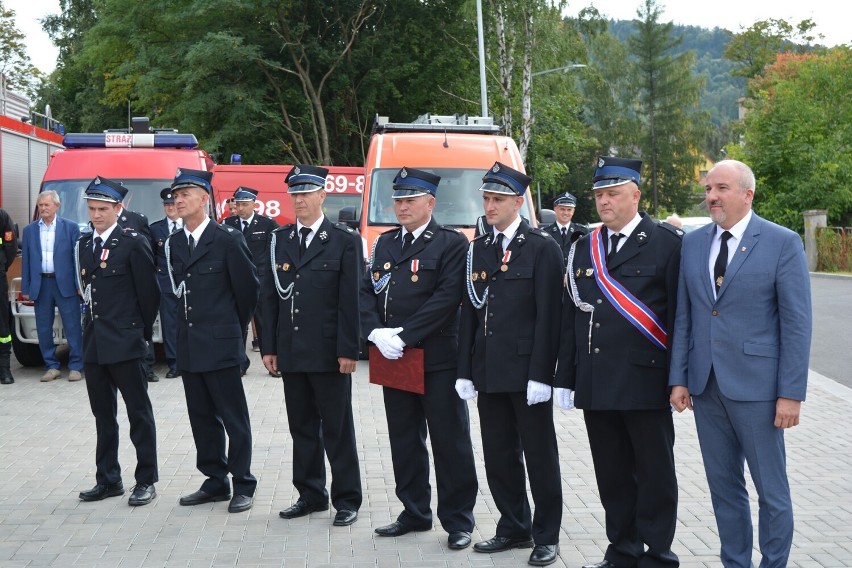 Czytaj dalej. Przesuwaj zdjęcia w prawo - naciśnij strzałkę...