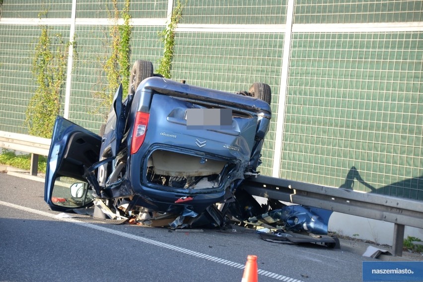 Poważny wypadek mieszkańców powiatu grudziądzkiego na autostradzie pod Włocławkiem [zdjęcia]