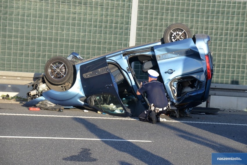 Poważny wypadek mieszkańców powiatu grudziądzkiego na autostradzie pod Włocławkiem [zdjęcia]