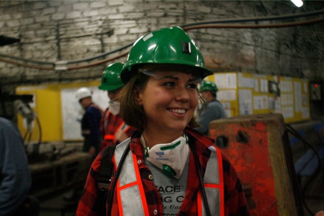 Z okazji górniczego święta kobiety zwiedzają kopalnie KGHM