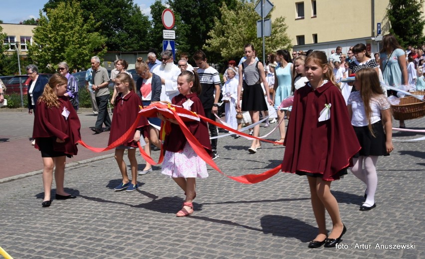 Relacja i zdjęcia z procesji w środę, 21 czerwca, w...