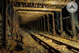 Nieprzenikniona ciemność i sztolnie wykute w bazalcie. Odkrywcy dotarli do hitlerowskiego kompleksu, zamkniętego przez 76 lat! 