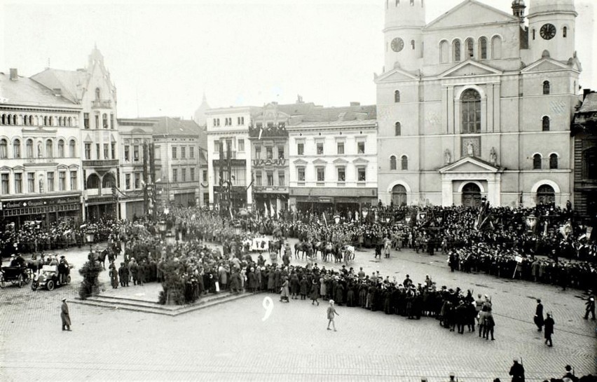 20 stycznia 1920 roku – powitanie na Starym Rynku wojsk...