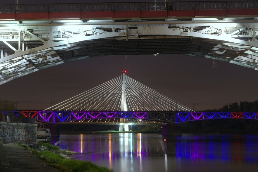 Dosyć gęsto zaludnioną dzielnicą jest także Praga-Północ....