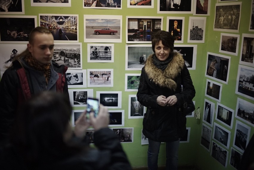 Wernisaż wystawy "Transformacje" zgromadził w Pix.House tłum fotografów