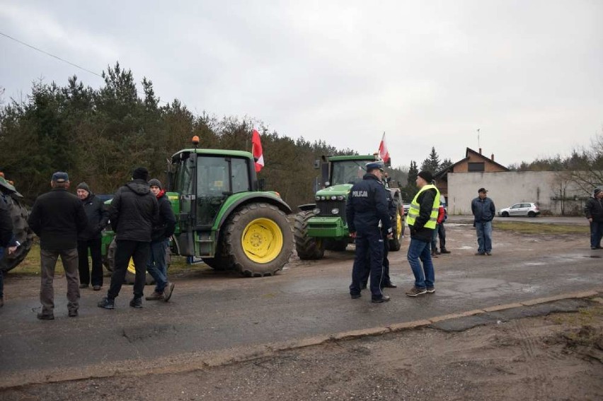 Rolnicy protestują przeciwko "Piątce dla zwierząt". Zablokują drogę w okolicy
