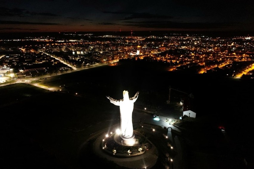 Pomnik Chrystusa Króla i wspaniała panorama Świebodzina