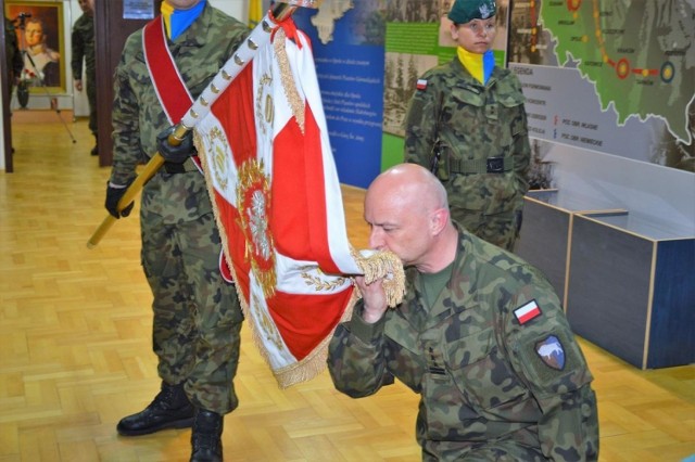 Uroczyste zaprzysiężenie nowego dowódcy opolskich logistyków.