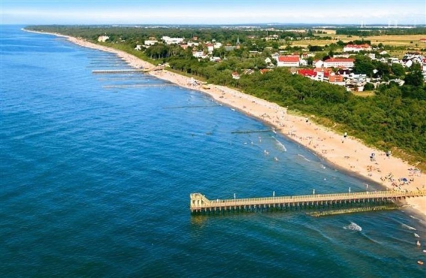 Słońce, piaszczyste, czyste plaże, budki z pyszną smażoną i...