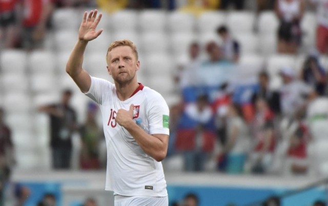 Kamil Glik (ur. 3 lutego 1988 w Jastrzębiu-Zdroju) – piłkarz występujący na pozycji środkowego obrońcy we włoskim klubie Benevento Calcio oraz w reprezentacji Polski. Uczestnik mistrzostw Europy 2016 i mistrzostw świata 2018. Pierwsze piłkarskie kroki stawiał w drużynie Miejskiego Ośrodka Sportu i Rekreacji Jastrzębie-Zdrój. Pomimo, że nigdy nie grał w seniorskim klubie z Jastrzębia, jest mocno związany z miastem. Głośno mówi się o jego powrocie w rodzinne strony po zakończeniu kariery. Przed sezonem 2020/21 wrócił do Włoch.