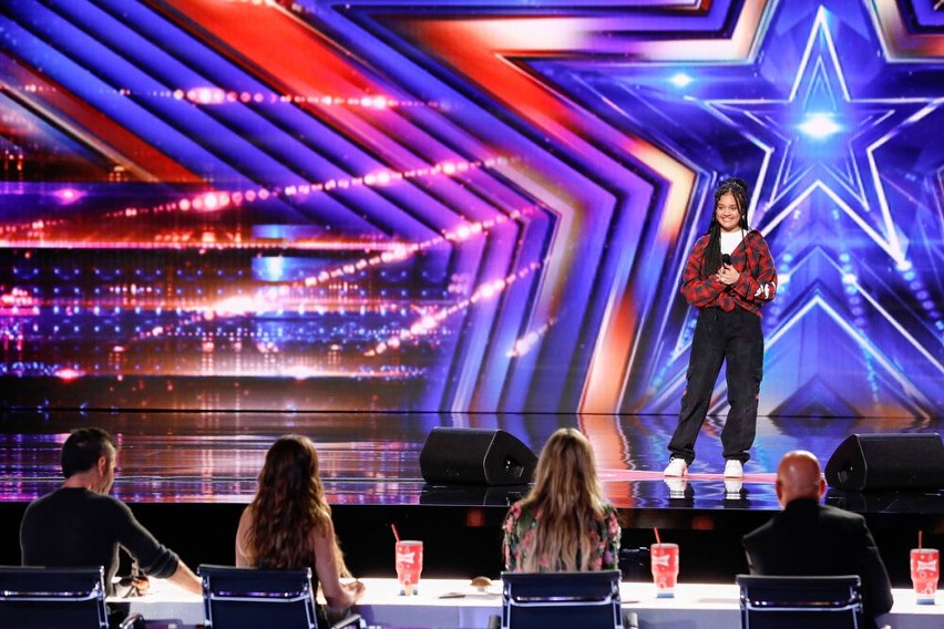 "The Voice Kids 4". Sara James zachwyciła w amerykańskim "Mam Talent"! Słynny Simon Cowell wcisnął Złoty Przycisk!