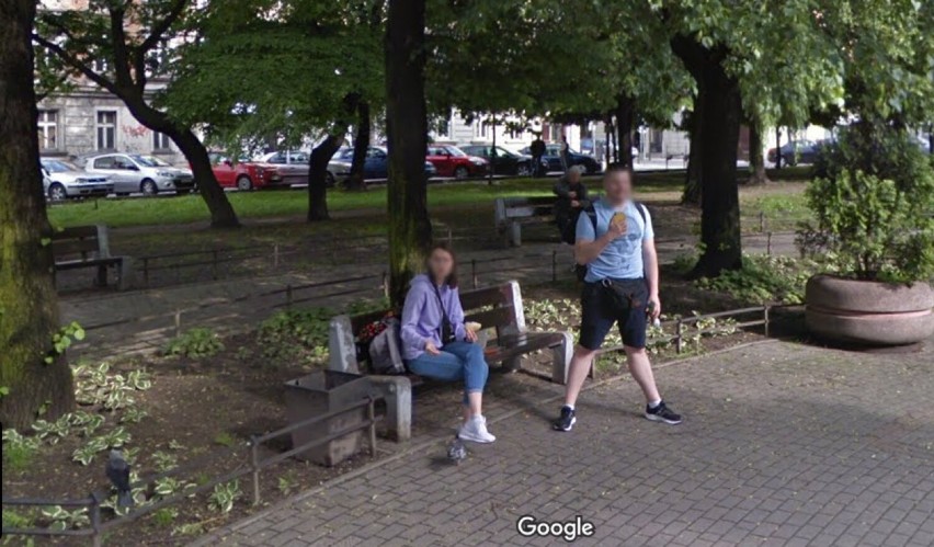 Katowiczanie zostali uwiecznieni na zdjęciach - często nieświadomie. Usiedli tylko na ławce w Katowicach... i kamera Google ich zaskoczyła