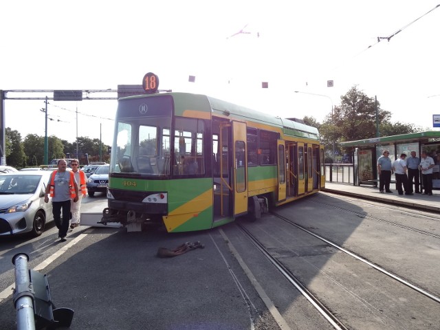 Wykolejenie tramwaju linii nr 18 na ul. Królowej Jadwigi