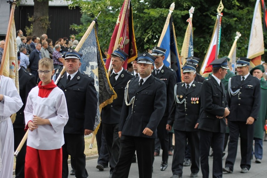 1. rocznica śmierci ks. Dariusza Kowalka. Ostatnie pożegnanie w Parzynowie [ZDJĘCIA+FILM]