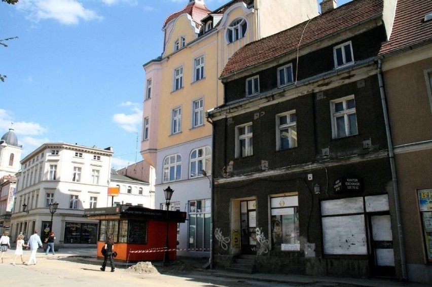 20. Kiosk na deptaku. Rok 1975. Deptak, ulica Mickiewicza....