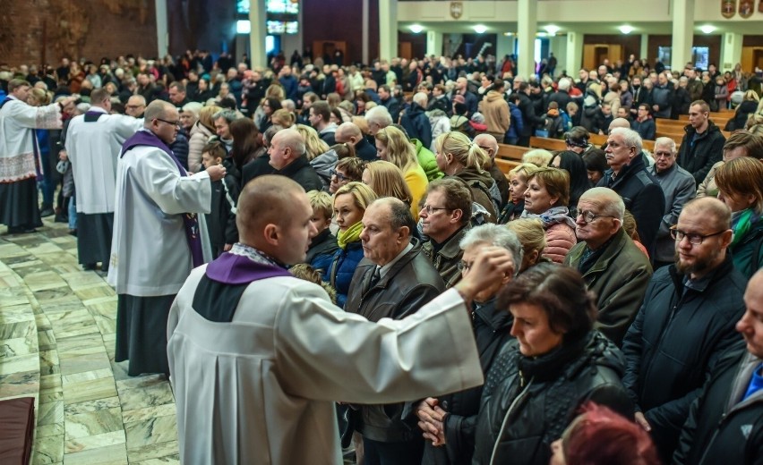 Posypanie głów popiołem to znak pokutny pochodzący z...