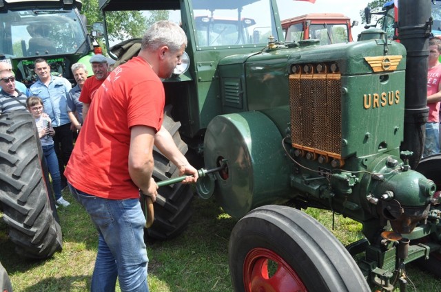 Traktoriada w Grzybnie: święto ciągników i maszyn rolniczych w ZSR w Grzybnie