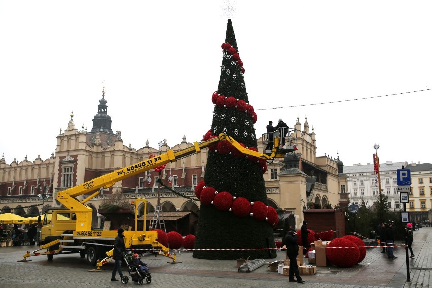 Kraków. Od piątku ruszają Targi Bożonarodzeniowe [ZDJĘCIA]