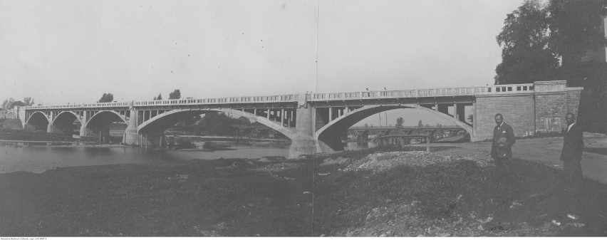 Most żelbetowy na rzece Sole w Oświęcimiu wybudowany w 1924...