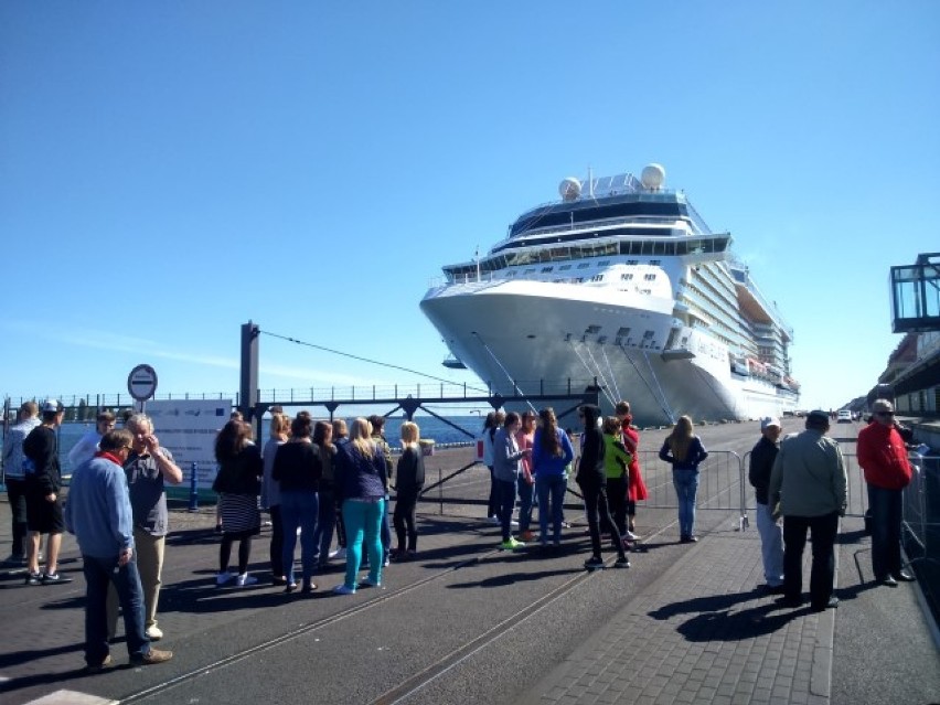Gdynia. „Celebrity Eclipse" wpłynął do portu. ZOBACZ, jak wygląda w środku [ZDJĘCIA, WIDEO]