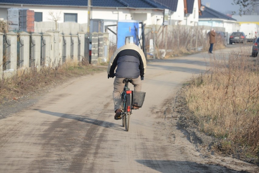 3. Jazda środkiem drogi. 


Owszem, czasem zdarza się, że...