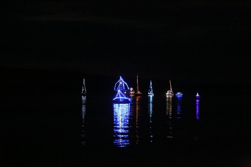 Widowiskowy pokaz iluminowanych łodzi zakończył Dni Jezior Wolsztyńskich