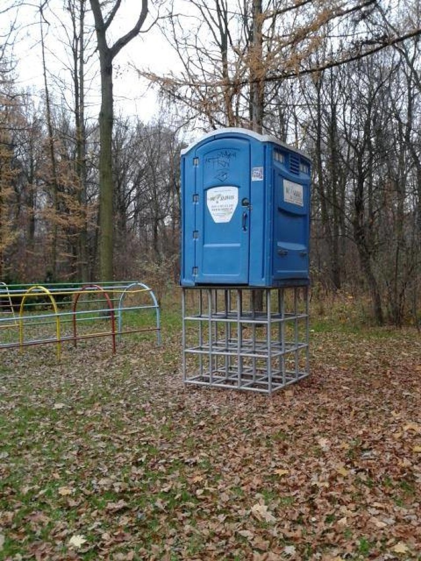 Park Kościuszki i tamtejsze toalety.