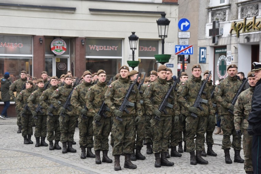 Żołnierze Wojsk Obrony Terytorialnej złożyli uroczystą...