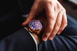 Które zegarki męskie warto upolować na świątecznej promocji? Sprawdź nasze propozycje modnych czasomierzy