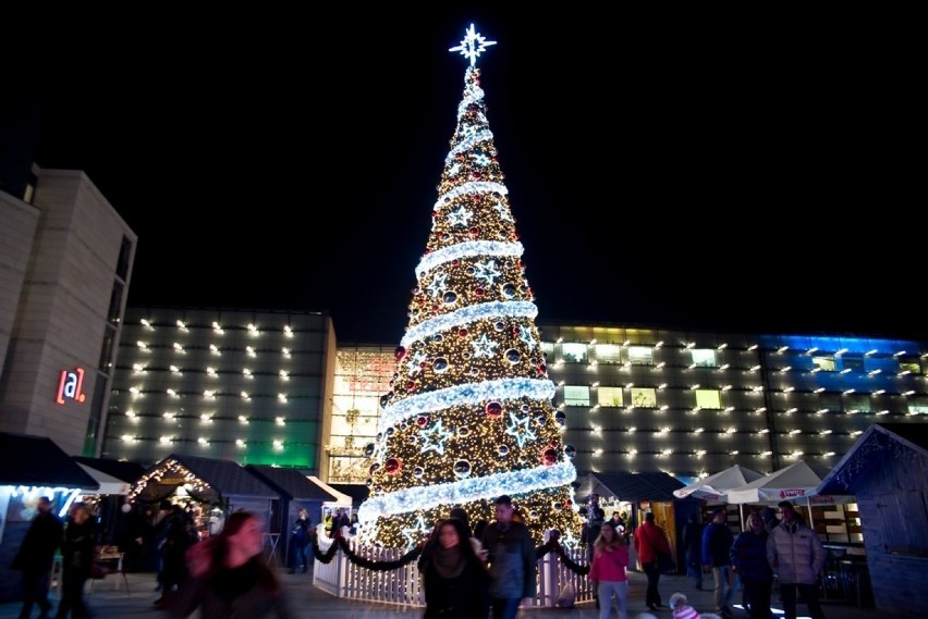 Świąteczna iluminacja Krakowa 2015. Miasto gotowe na święta  [ZDJĘCIA]