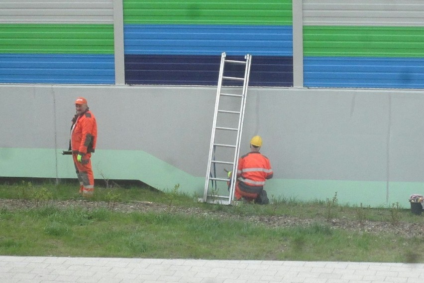 Przystanek SST pęka? "Spokojnie, rysy nie są głębokie"