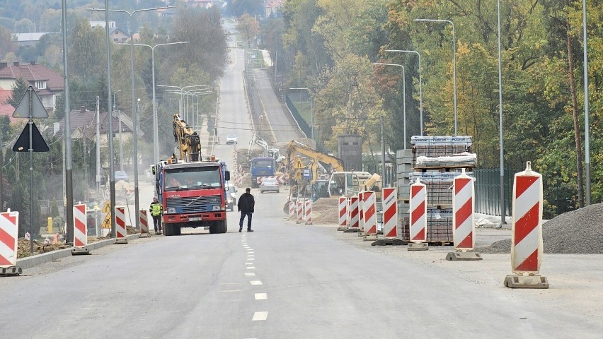 Trwają prace przy modernizacji  ulicy Wojska Polskiego w...