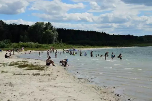 Oto najlepsze plaże według mieszkańców Inowrocławia i okolic. Sprawdź na kolejnych slajdach, na jakim miejscu uplasowała się Twoja ulubiona plaża.