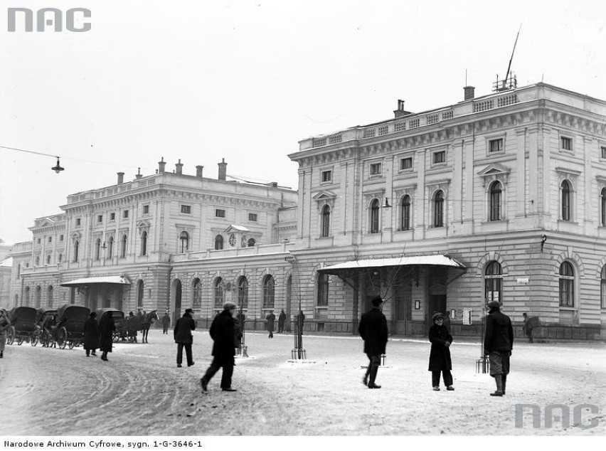 Dworzec Główny w Krakowie, 1933 rok. 

Ponad 180 tysięcy...