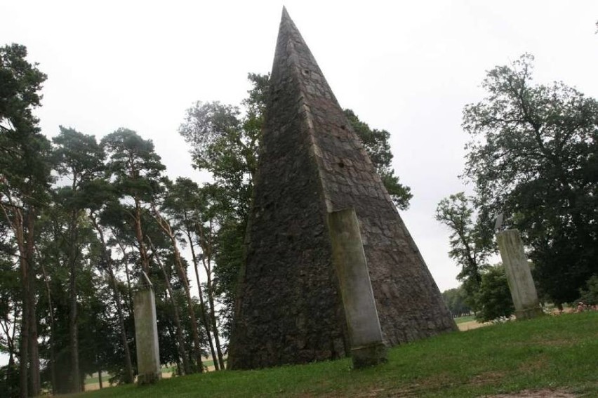 Piramida rotmistrza Łakińskiego w Łaziskach

Czytaj więcej o...