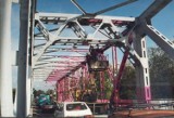 Różowy most w Głogowie. Kto zdecydował, że przeprawa przez Odrę ma taki kolor?