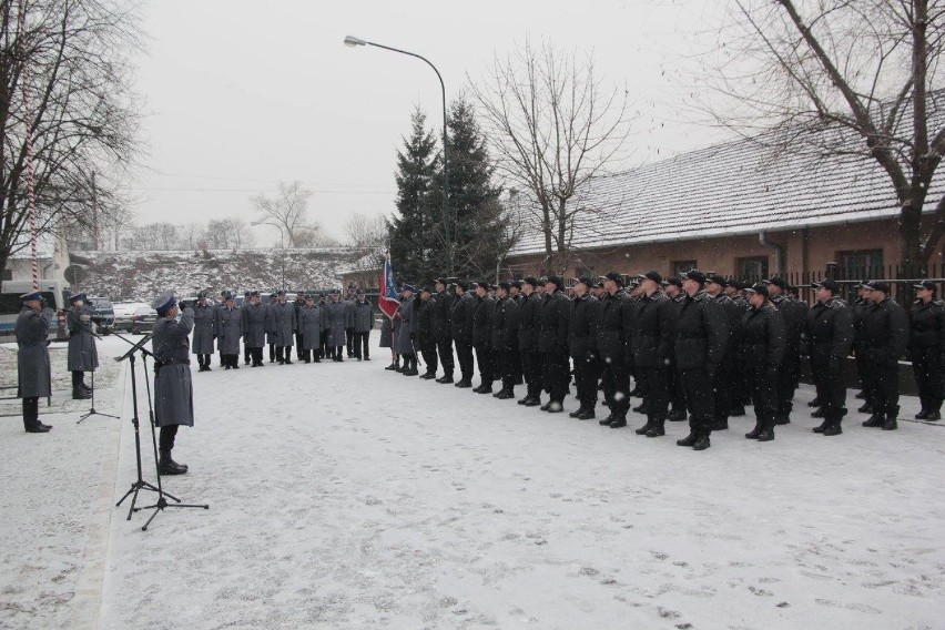 Ślubowanie małopolskich policjantów. Mamy 58 nowych mundurowych [ZDJĘCIA]