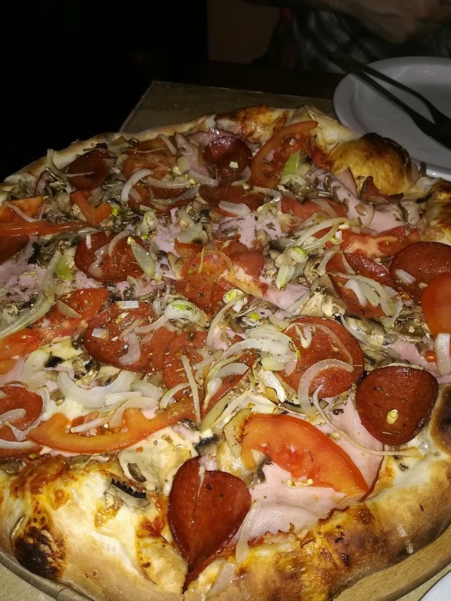Dniem, w którym na całym świecie je się najwięcej pizzy, jest sobota