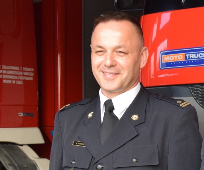 Zmiana komendanta powiatowego straży pożarnej w Zduńskiej Woli. Mariusz Rosiński na emeryturę