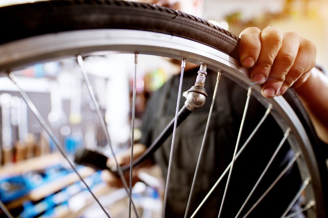 Sprawdź przegląd serwisów rowerowych w Bobolicach i napraw swój rower
