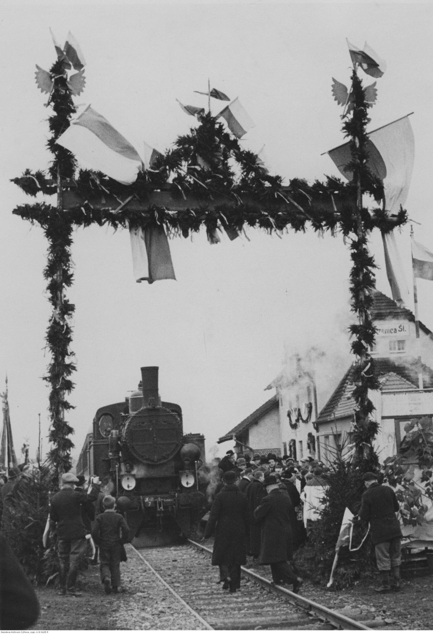 Otwarcie linii kolejowej z Moszczenicy do Zebrzydowic, 1935...