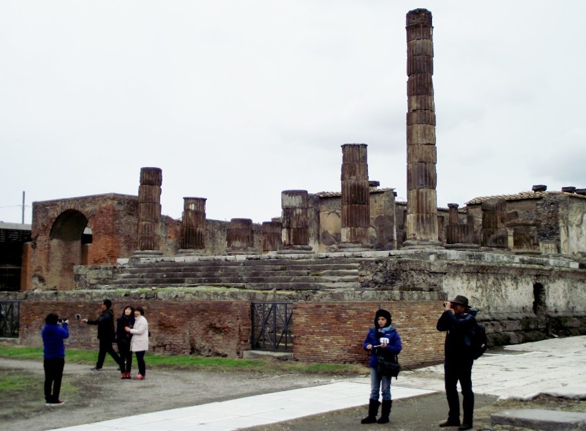 Skamieniali ludzie  – Pompeje miasto muzeum, które warto zobaczyć