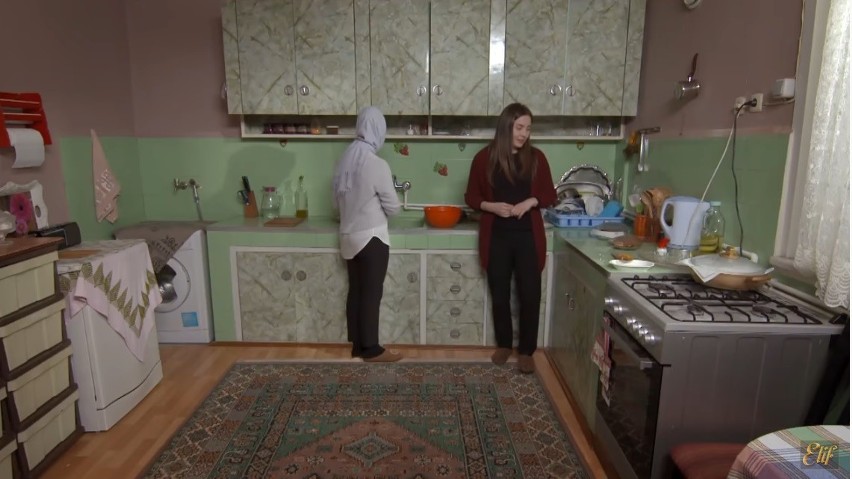 "Elif" odcinek 815. Vildan zabiera Elif do domu Jülide. Tarik chce ją zabić! [STRESZCZENIE ODCINKA]
